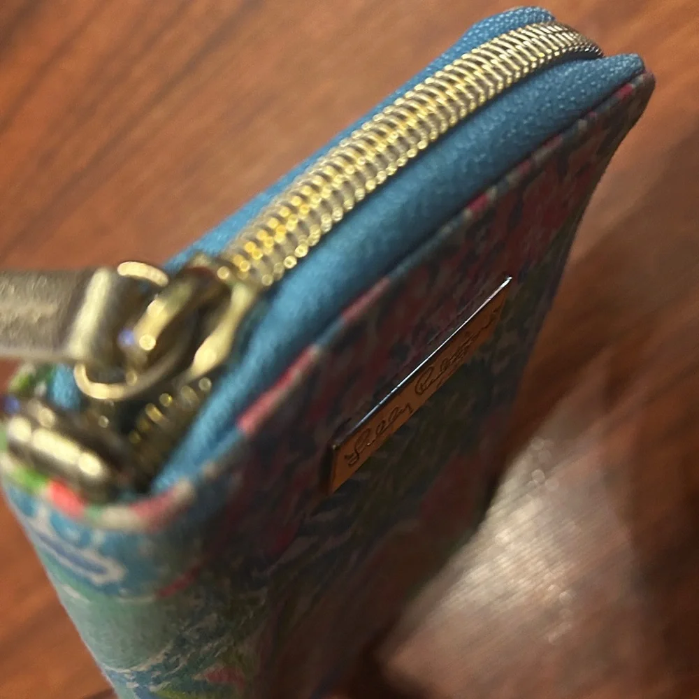 Lilly Pulitzer Multicolor Tropical Floral Zip Phone Wallet